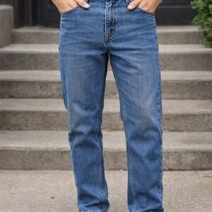 Wrangler Men’s Blue Jeans 34x32 – Classic Fit Denim Pants